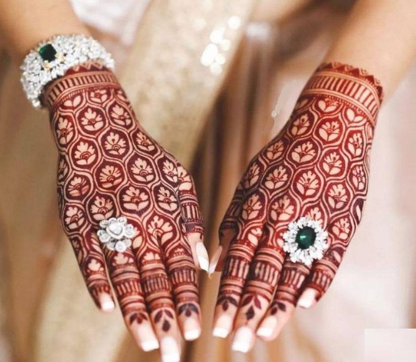 Mehndi Artist